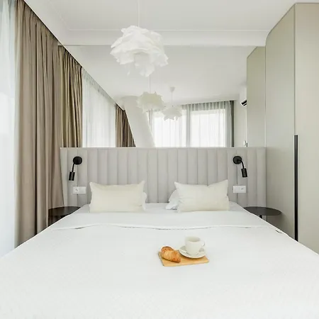 Apartment Stylish Sea Waves With Pool & Parking By Rent Like