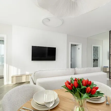 Stylish Sea Waves With Pool & Parking By Rent Like Lejlighed *